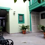 公寓 桂冠套房公寓 *